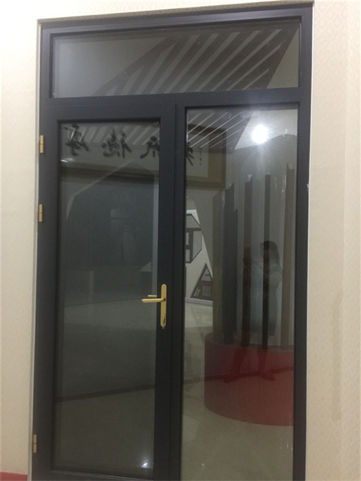 平開窗