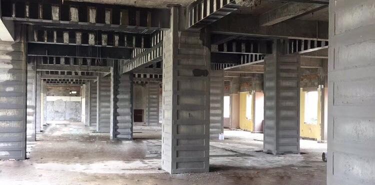 要求,混凝土柱子加固采用钢板粘贴到梁底或板底与原柱连成一个整体