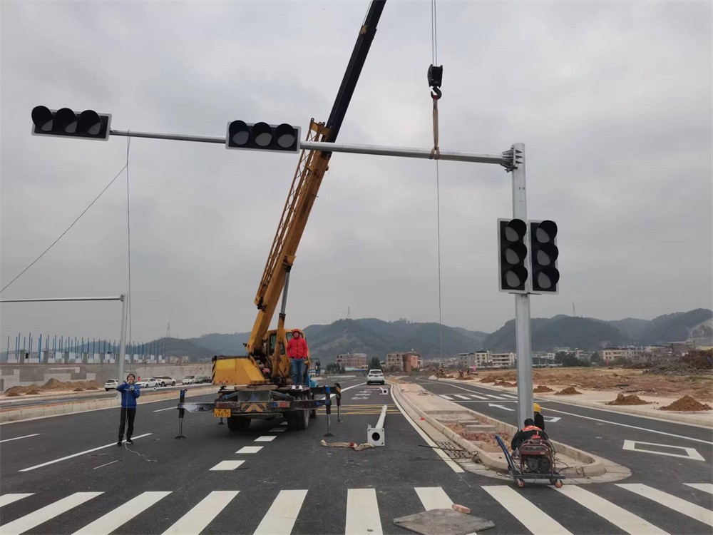 道路信号灯施工案例