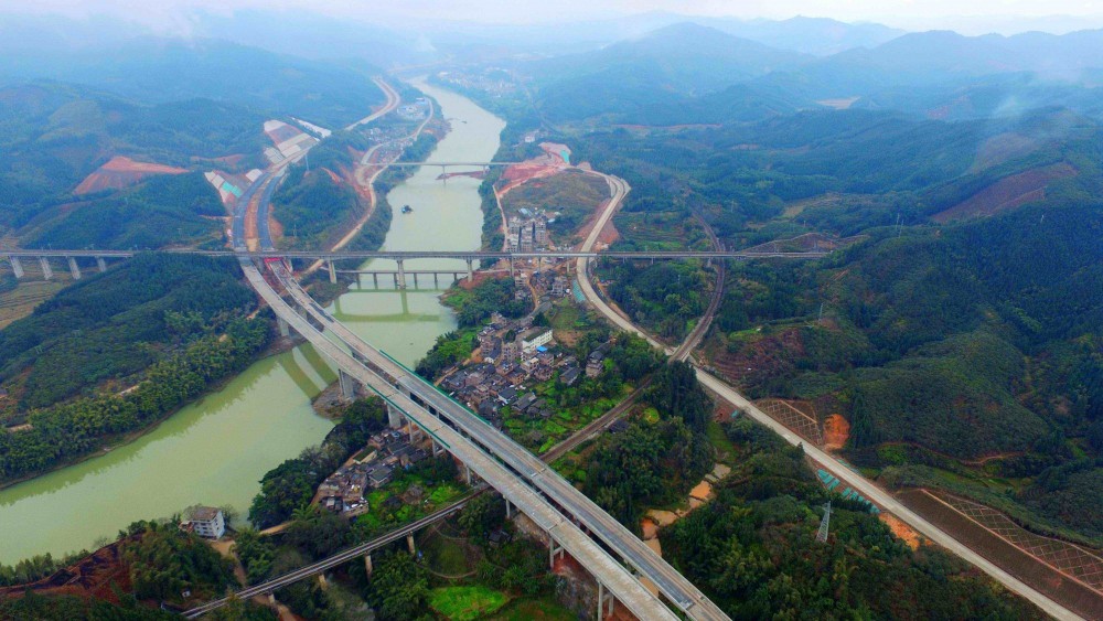 三江至柳州高速公路