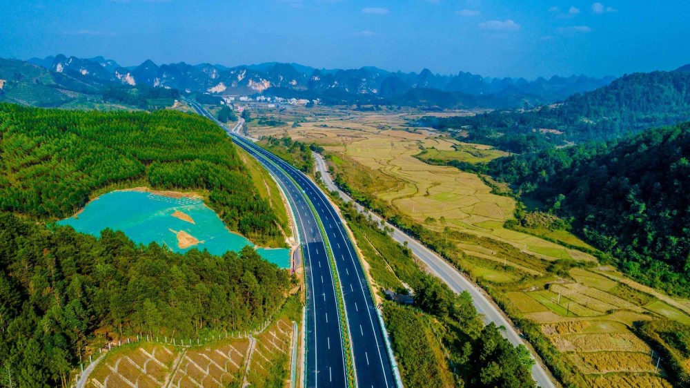 靖西至龍邦高速公路