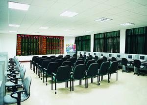 广西金融职业技术学院（广西银行学校新校区）PVC地板