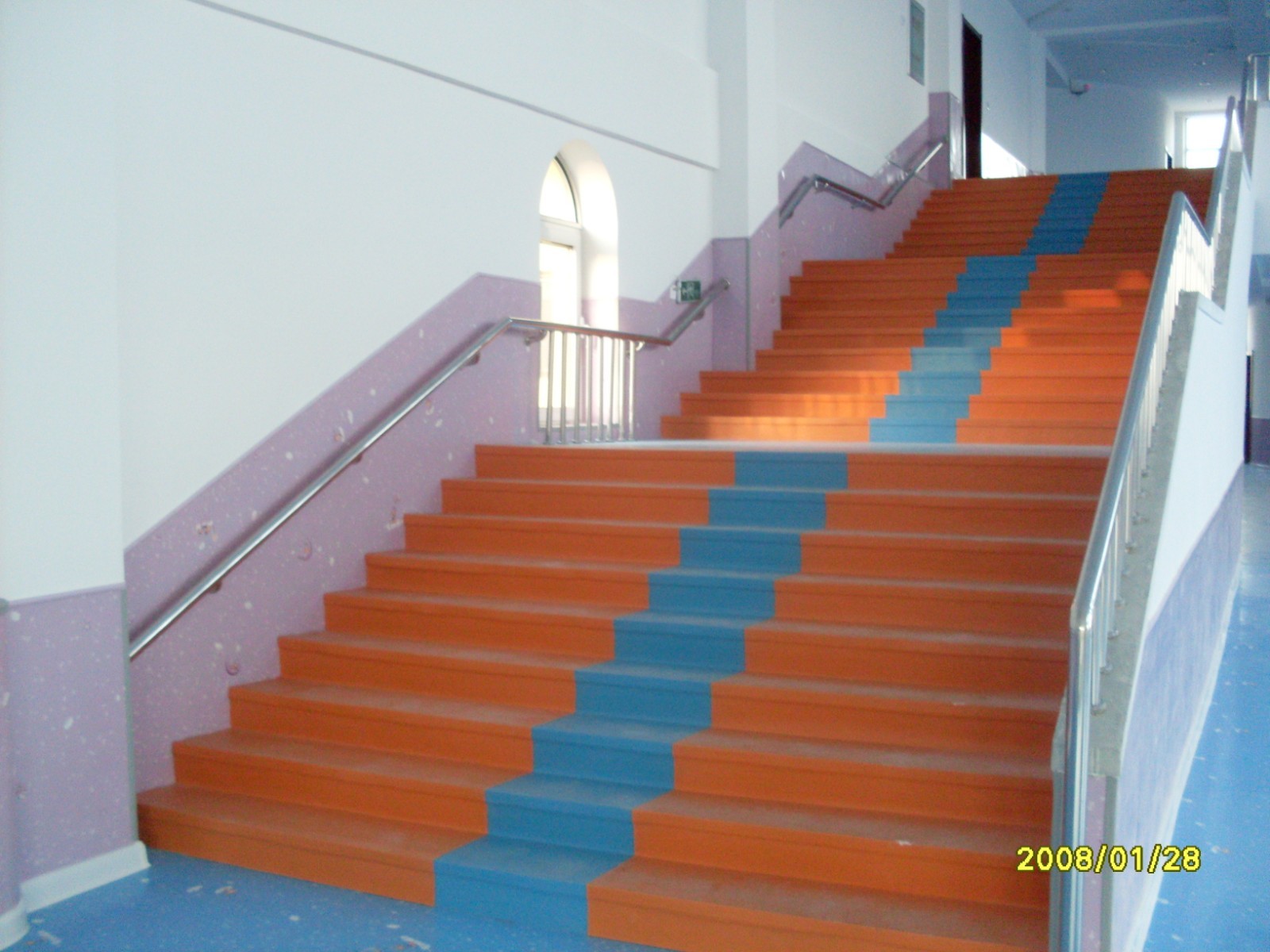百色来宾幼儿园PVC地板