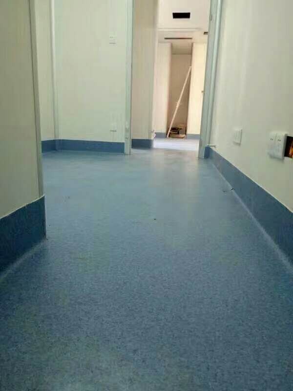 曲靖医院PVC地板施工