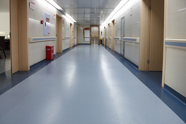 鹤壁医院塑胶地板施工