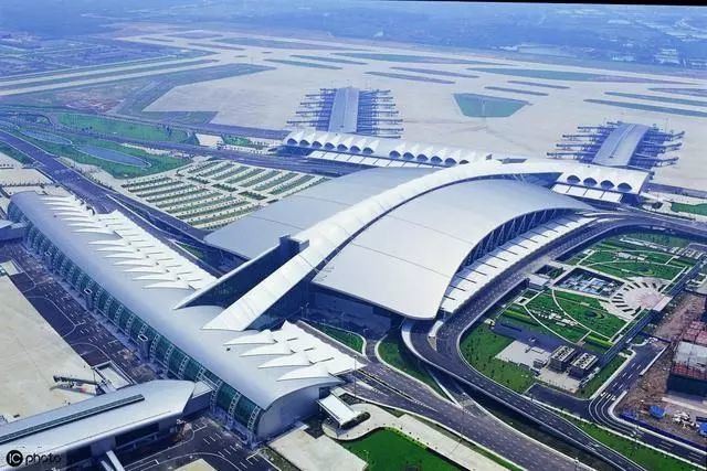 广州白云机场扩建工程