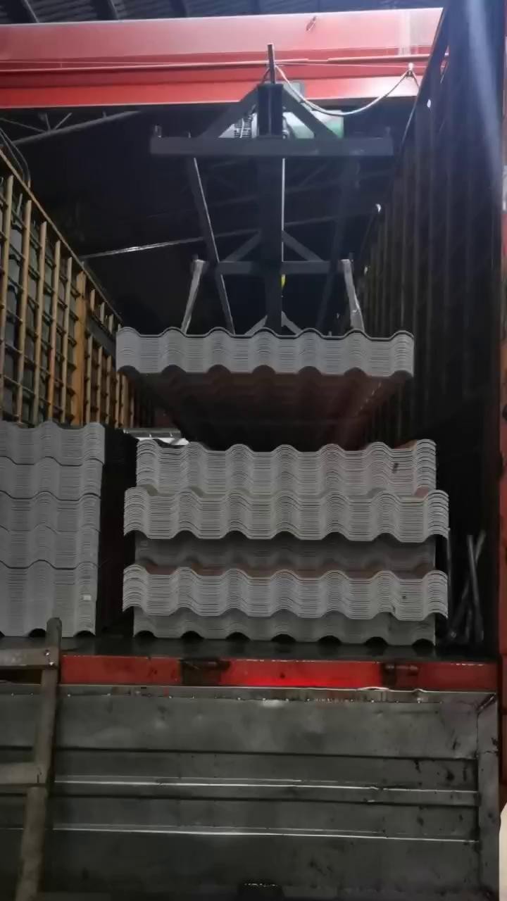 樹脂瓦裝車現(xiàn)場
