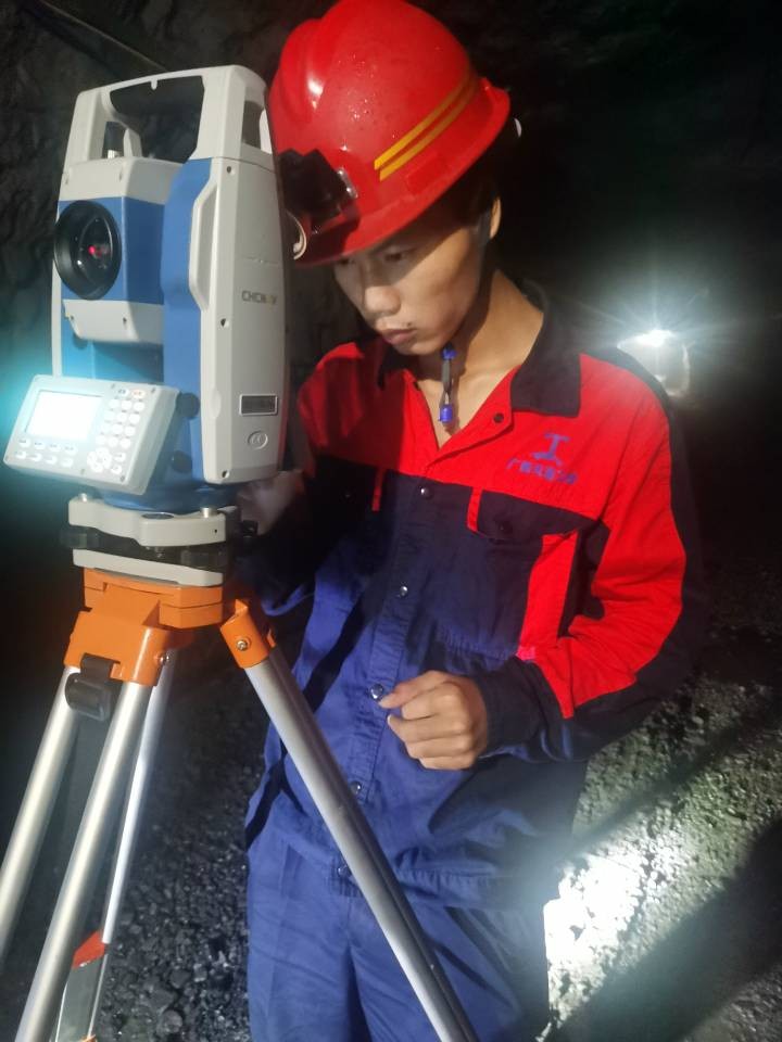 2022.9.30公司用激光三維掃描儀在忻城錳礦測量