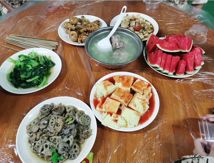 餐饮