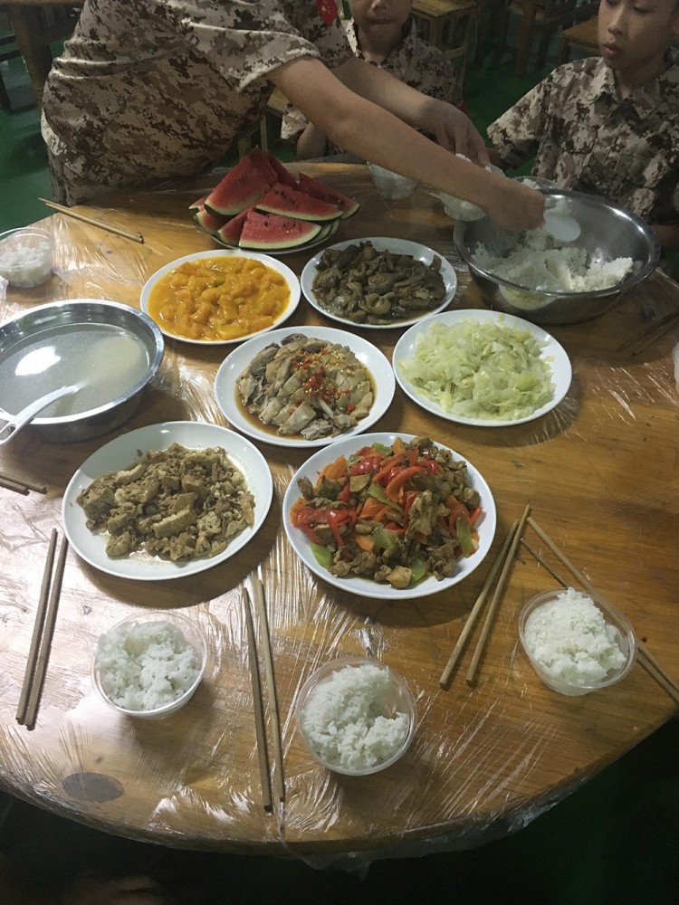 餐饮