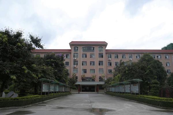 邕宁高中复读班