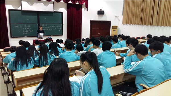 南宁二中校友会补习班