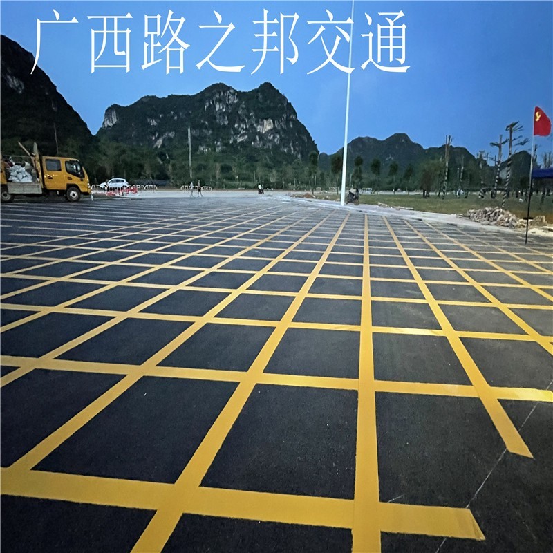 桂林学校门口消防通道划线 消防网格设计