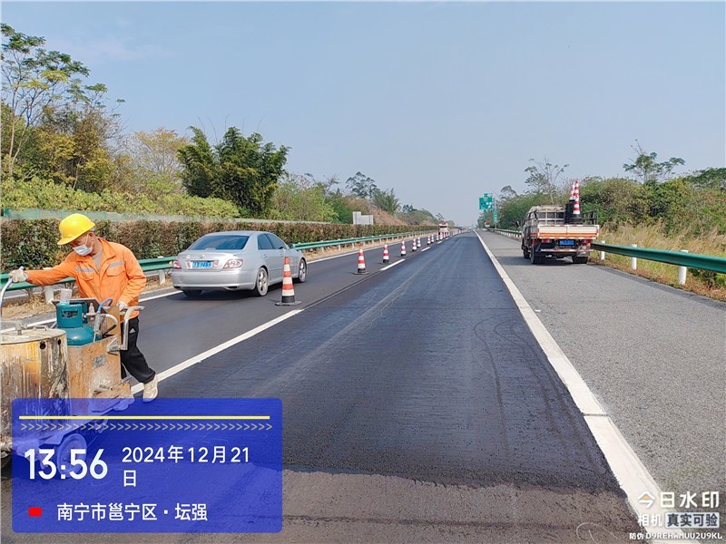 南寧繞城高速公路劃線