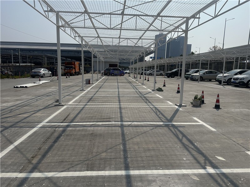 南寧東站行包房停車場(chǎng)車位劃線