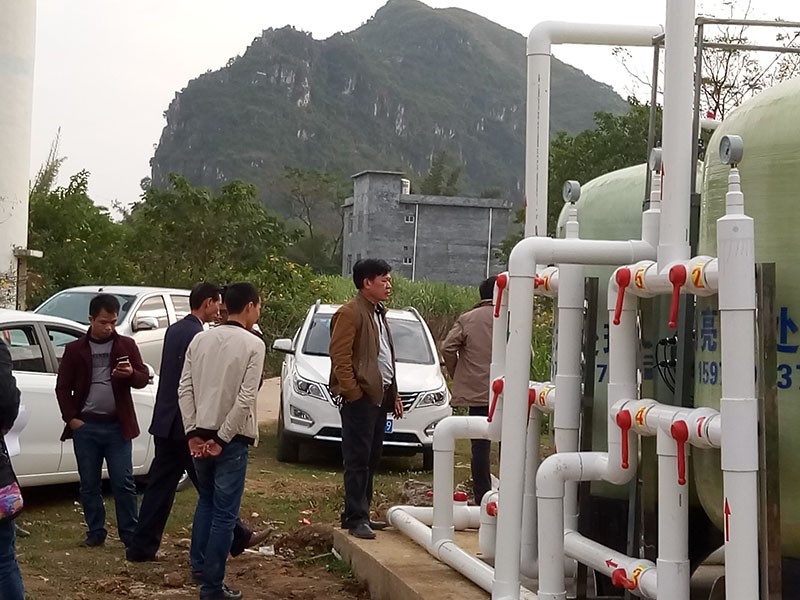 客戶參觀30噸井水一體化凈化過濾器