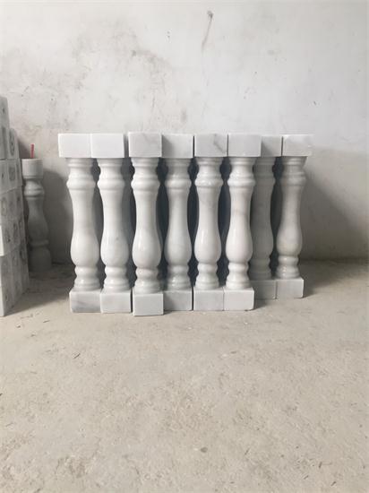 白栏杆
