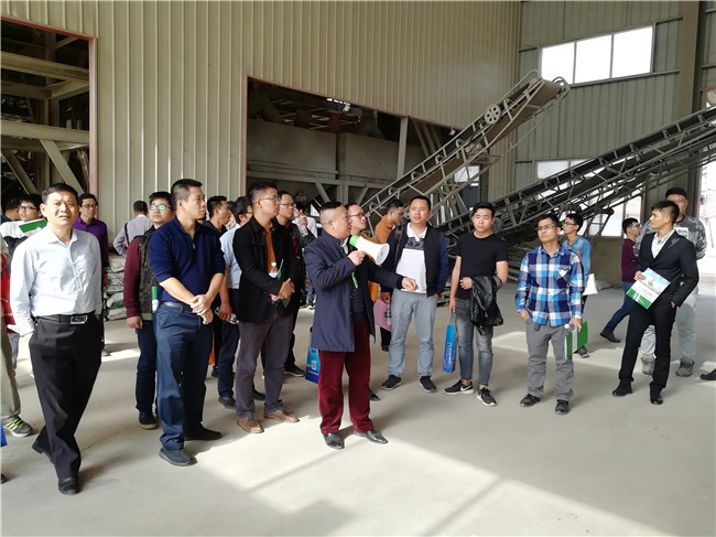 戴总带区领导参观