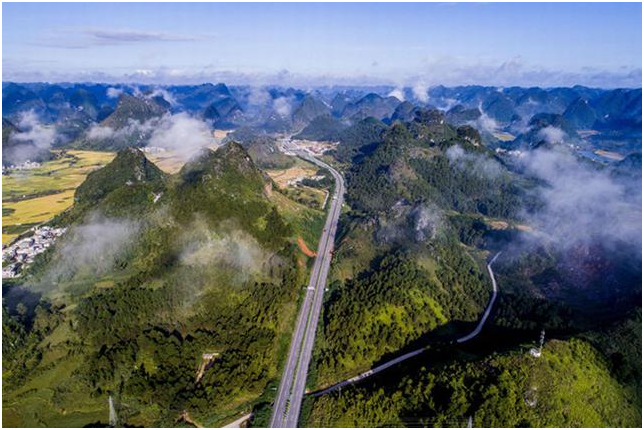 美哉，这里的风景独好！“中国高速仙境第一路”，就在广西！