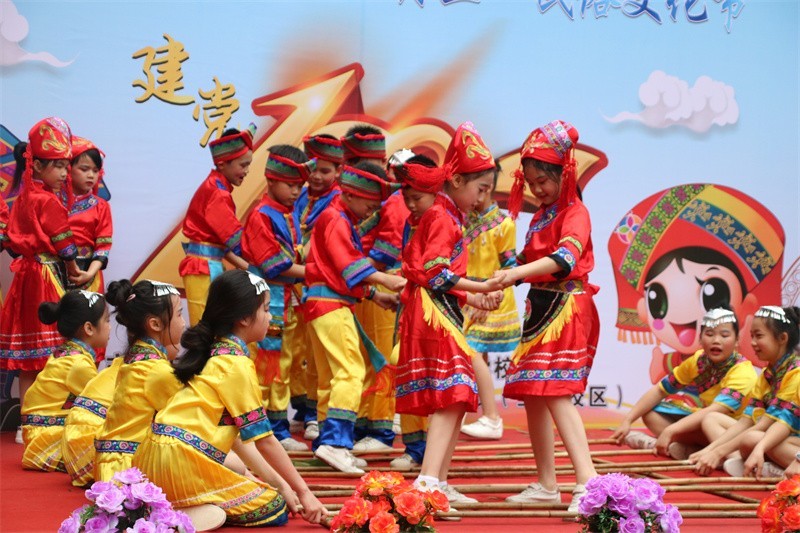 学校成立十周年校庆