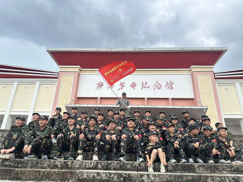 地铁及区烈士陵园研学之旅